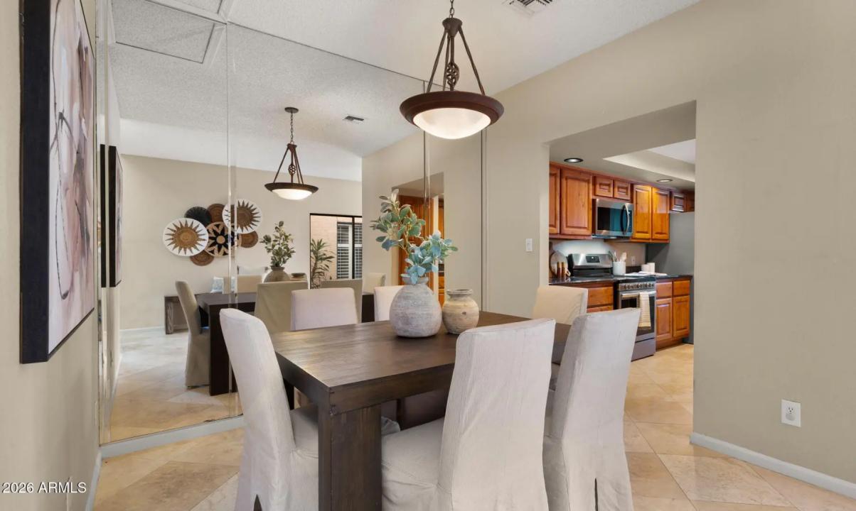 Real Estate Picture 14