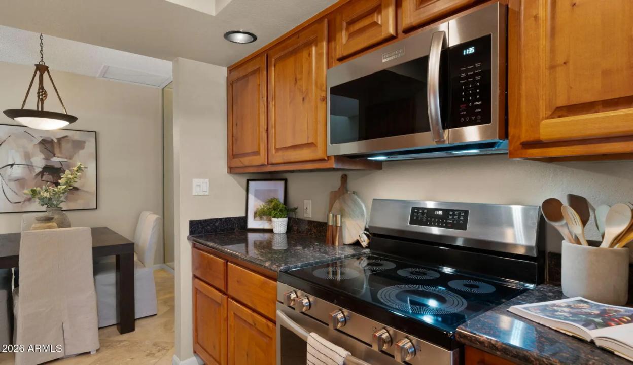 Real Estate Picture 10