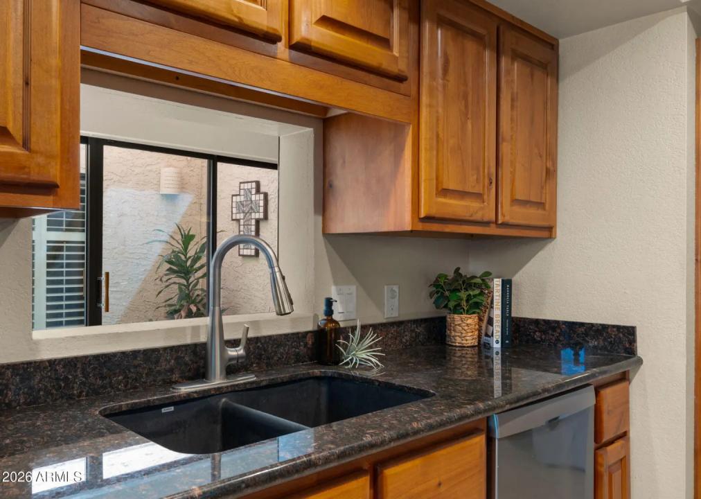 Real Estate Picture 11