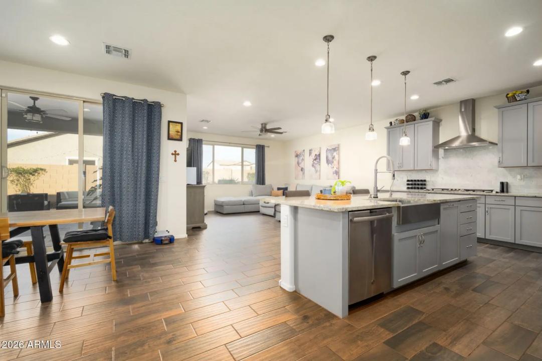 Real Estate Picture 2