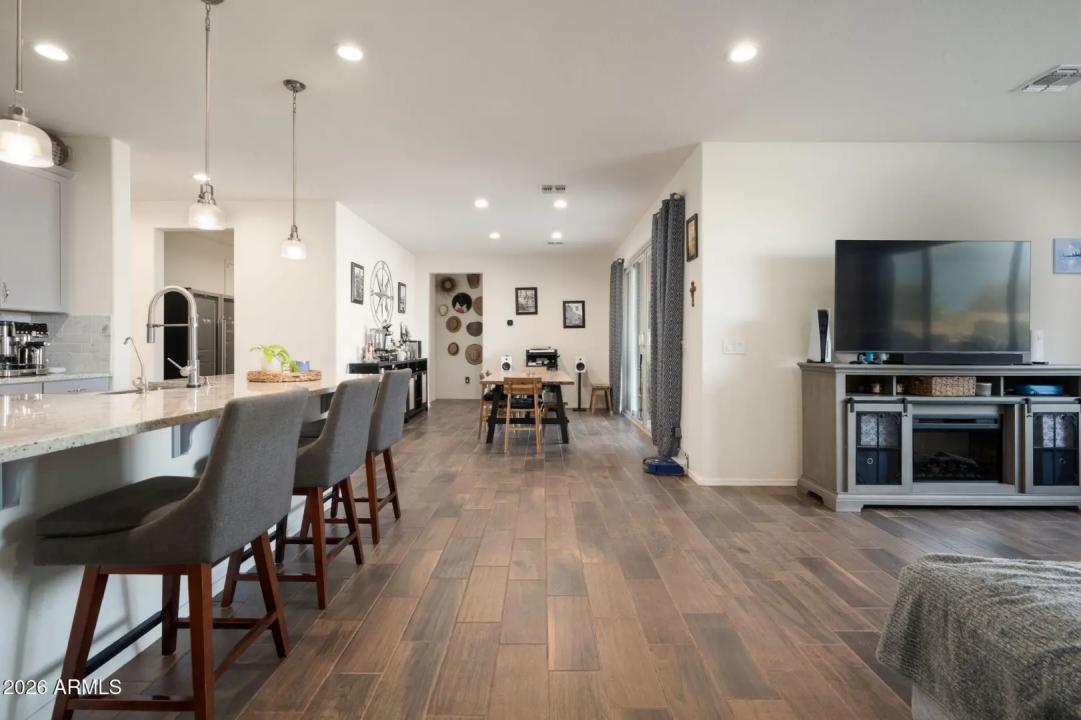 Real Estate Picture 6