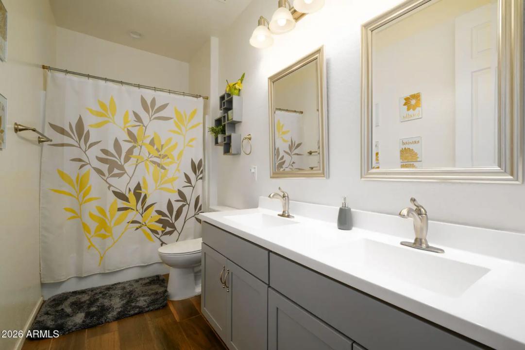 Real Estate Picture 19