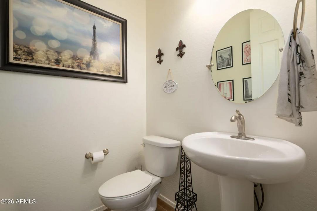 Real Estate Picture 17