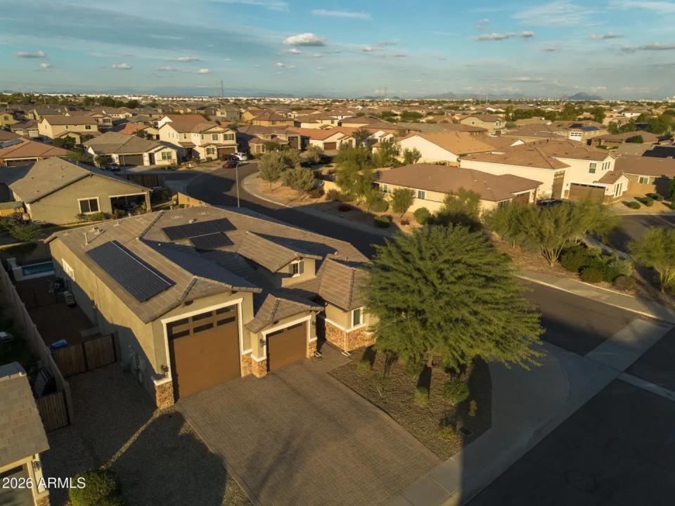 Real Estate Picture 25