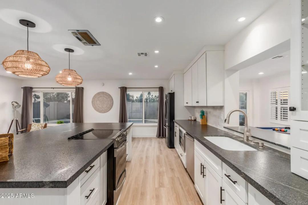 Real Estate Picture 6