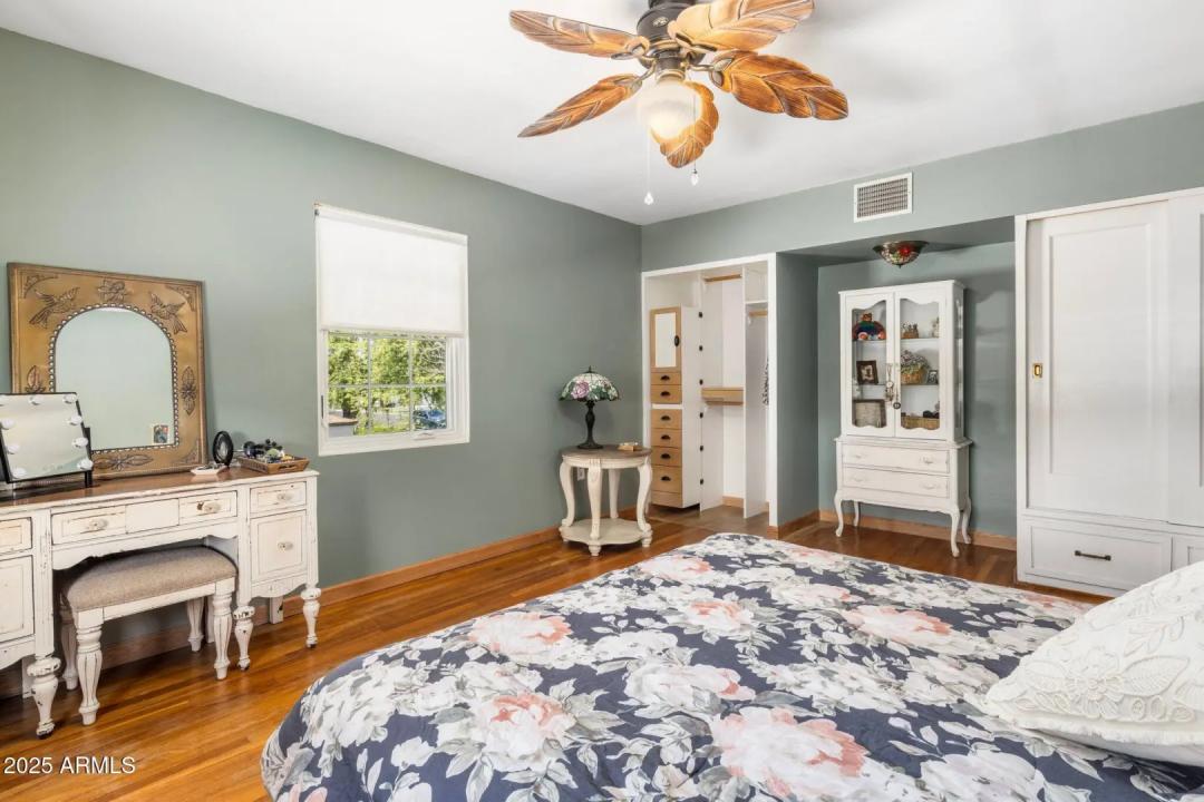 Real Estate Picture 19