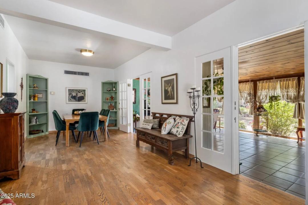 Real Estate Picture 4