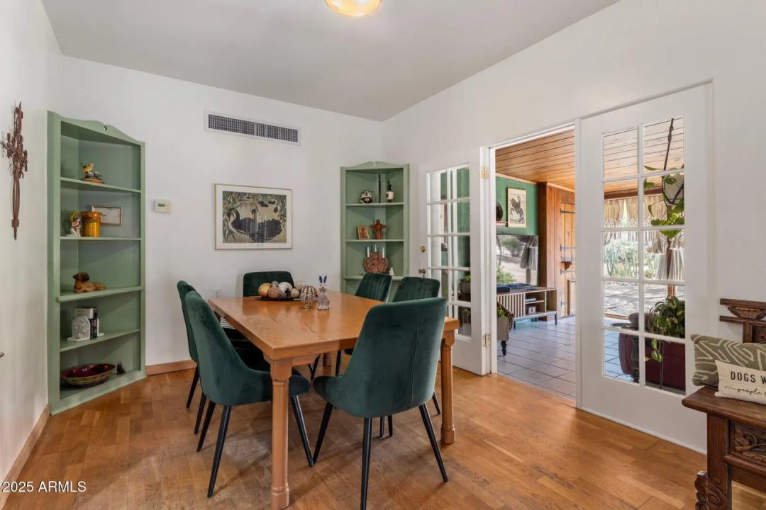 Real Estate Picture 5