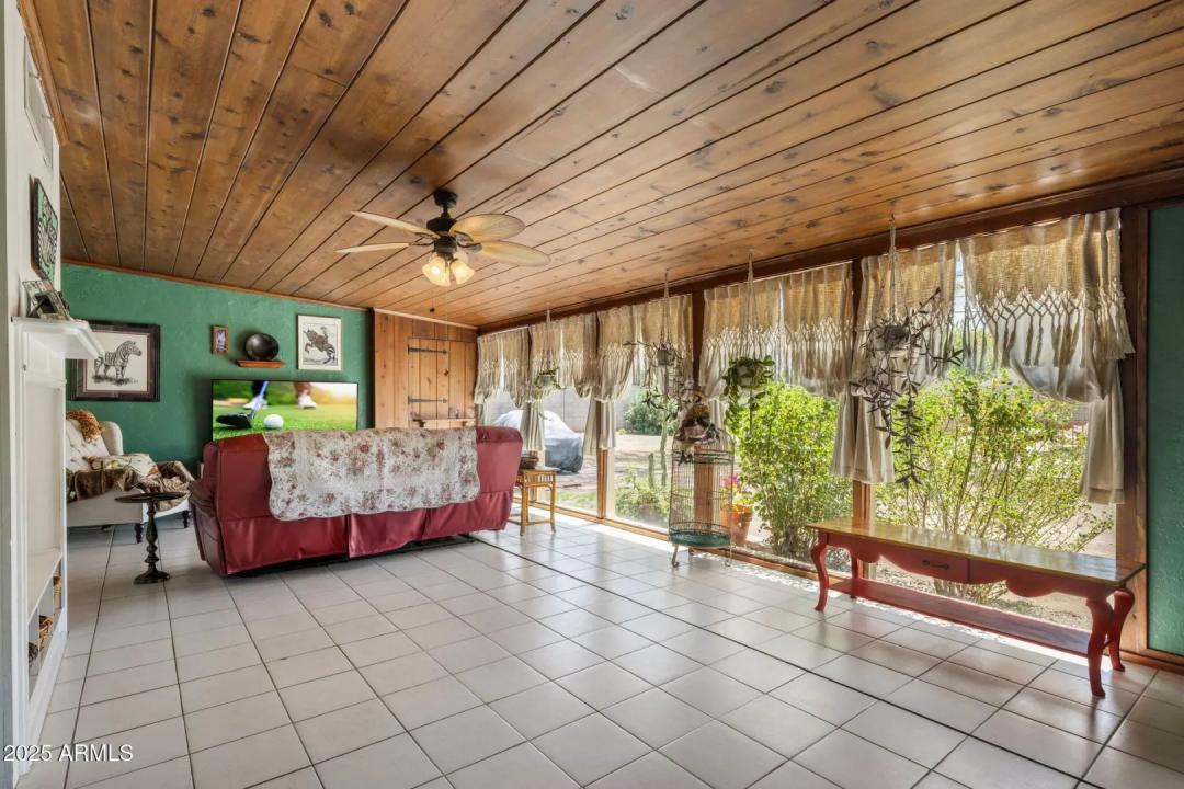 Real Estate Picture 6