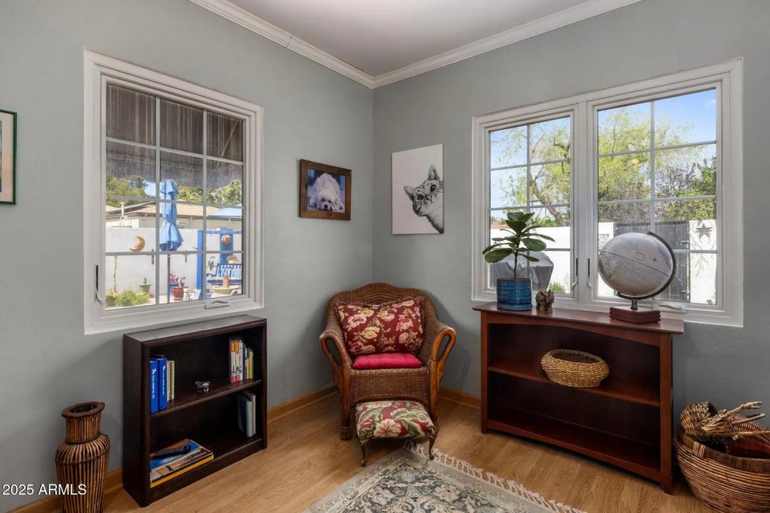 Real Estate Picture 8