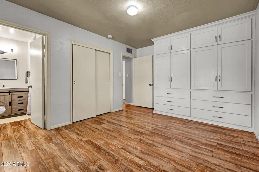 Real Estate Picture 13