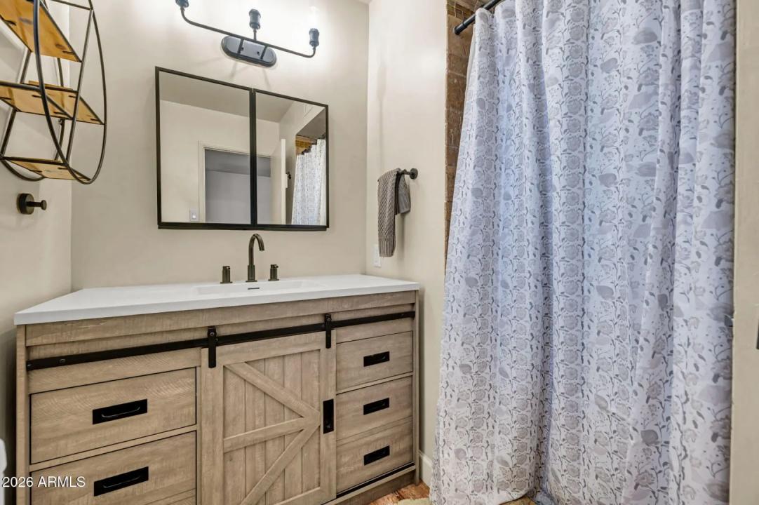 Real Estate Picture 14