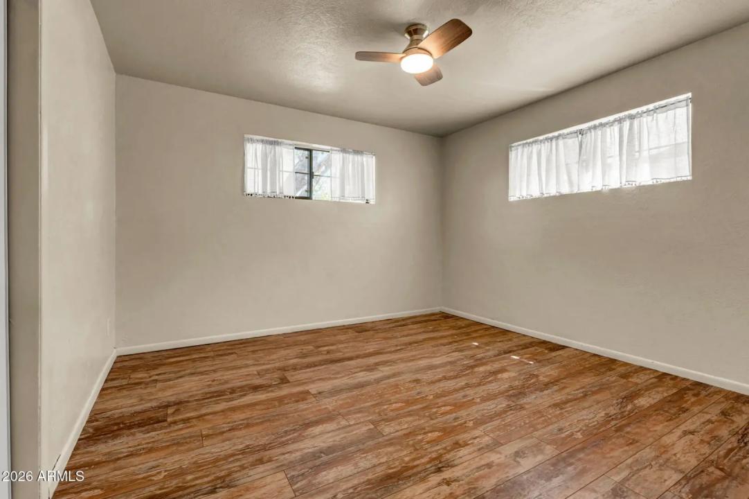 Real Estate Picture 15