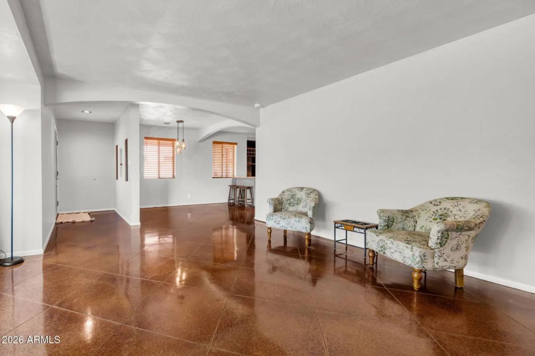 Real Estate Picture 8