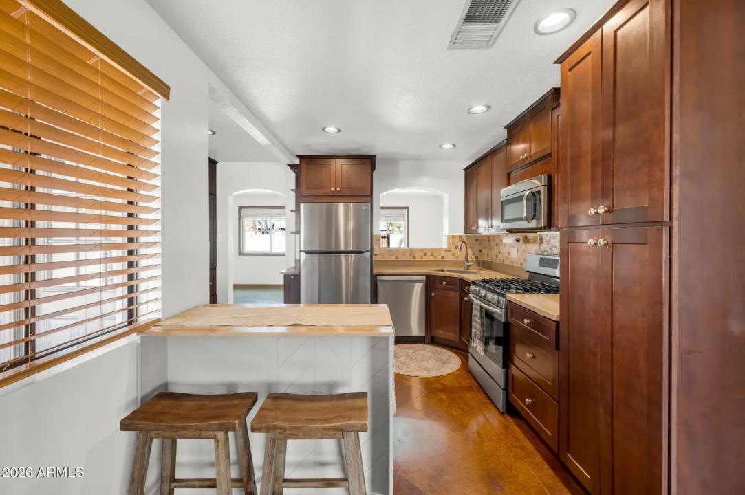 Real Estate Picture 10