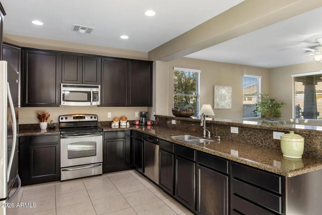 Real Estate Picture 3