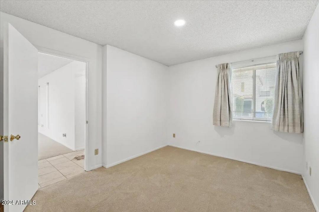 Real Estate Picture 23