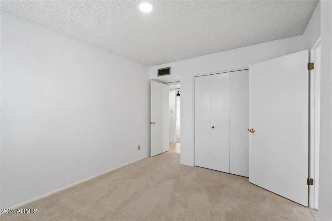 Real Estate Picture 24