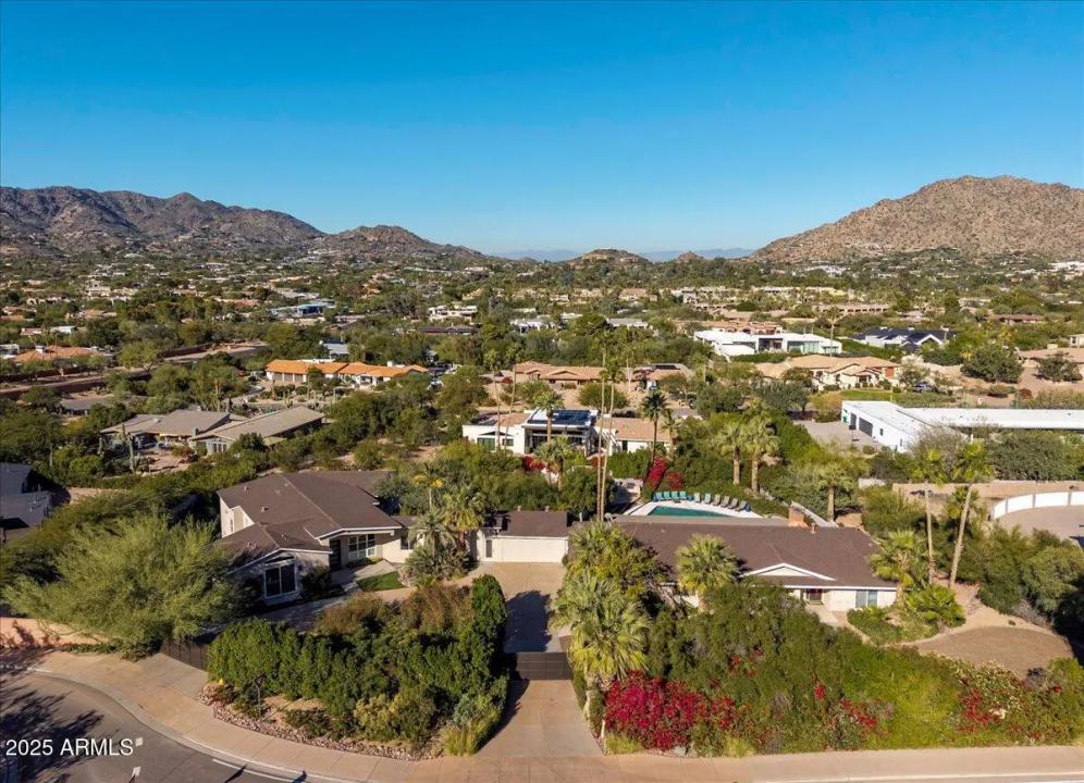 Real Estate Picture 3