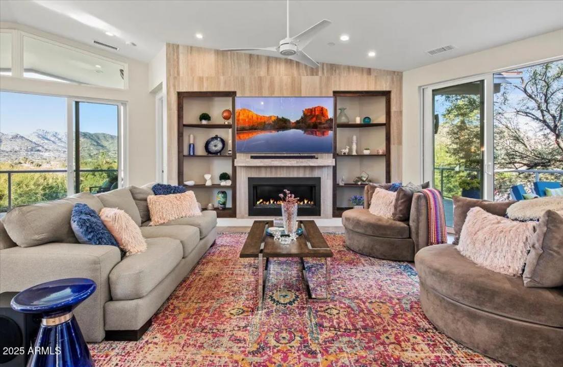 Real Estate Picture 10