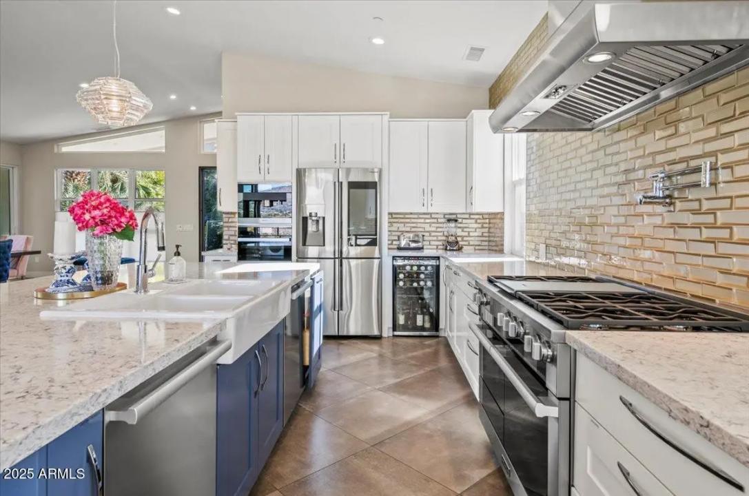 Real Estate Picture 12