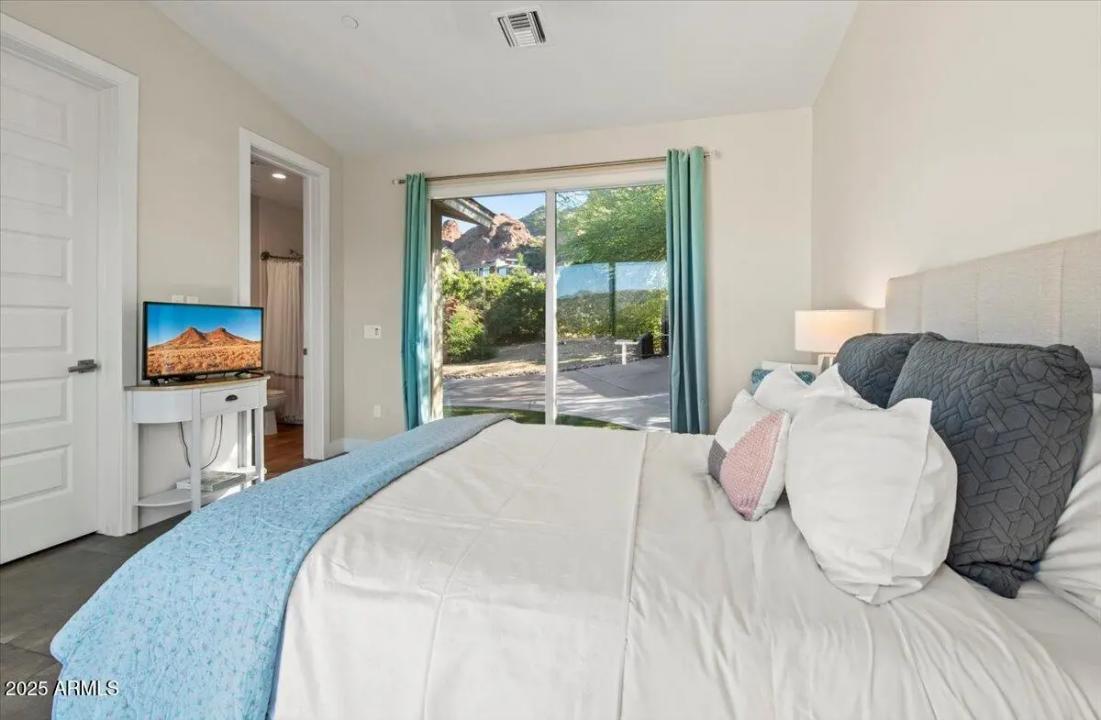 Real Estate Picture 23