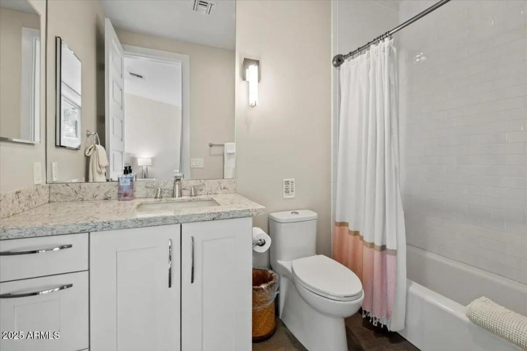 Real Estate Picture 24