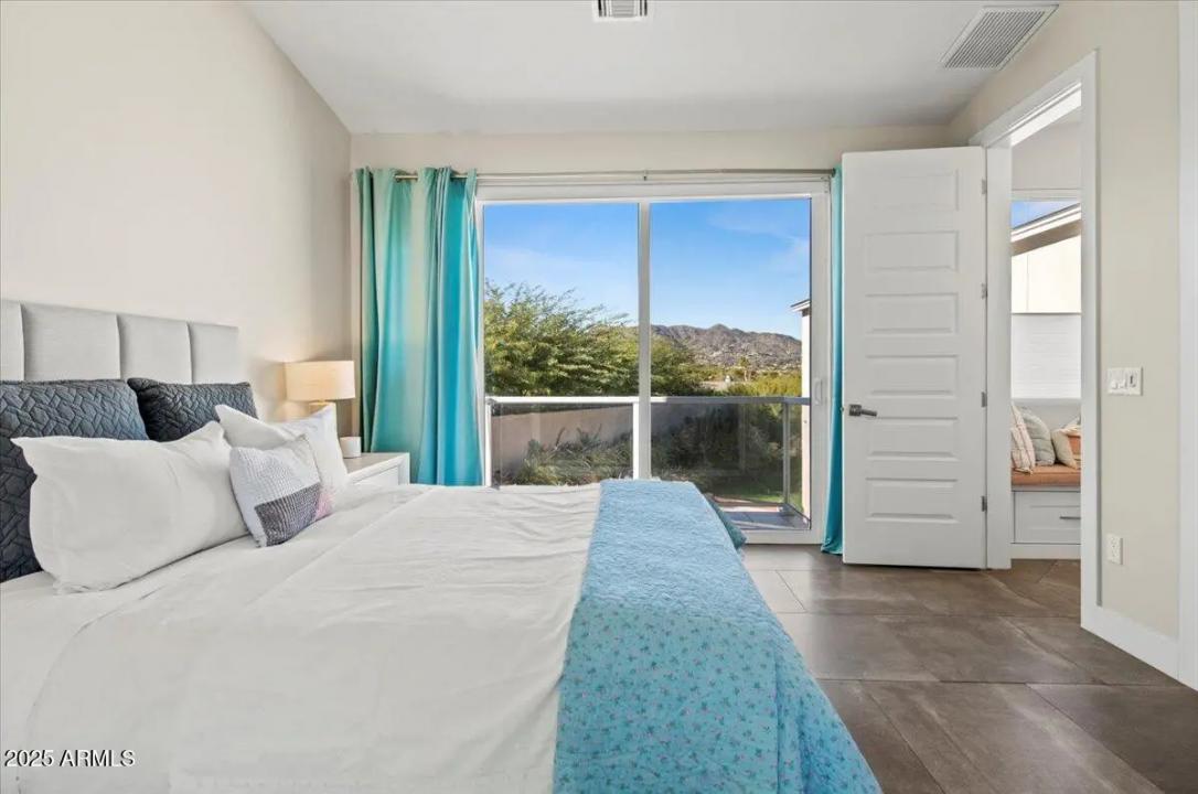 Real Estate Picture 25