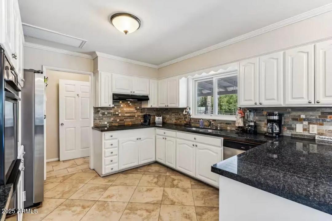 Real Estate Picture 45