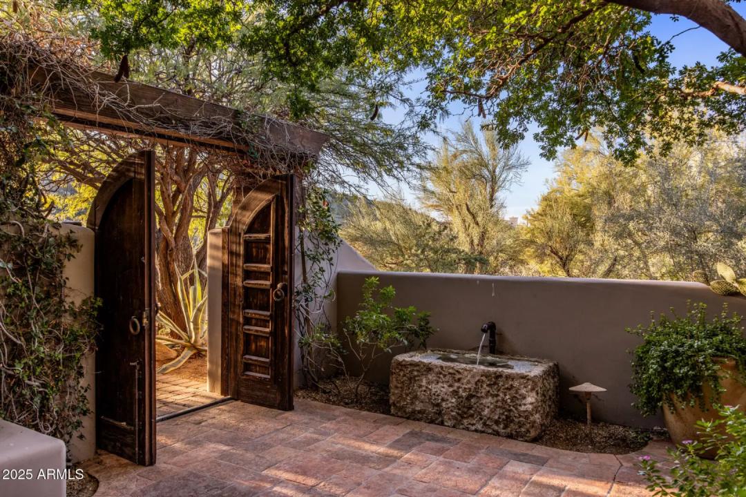 Real Estate Picture 2