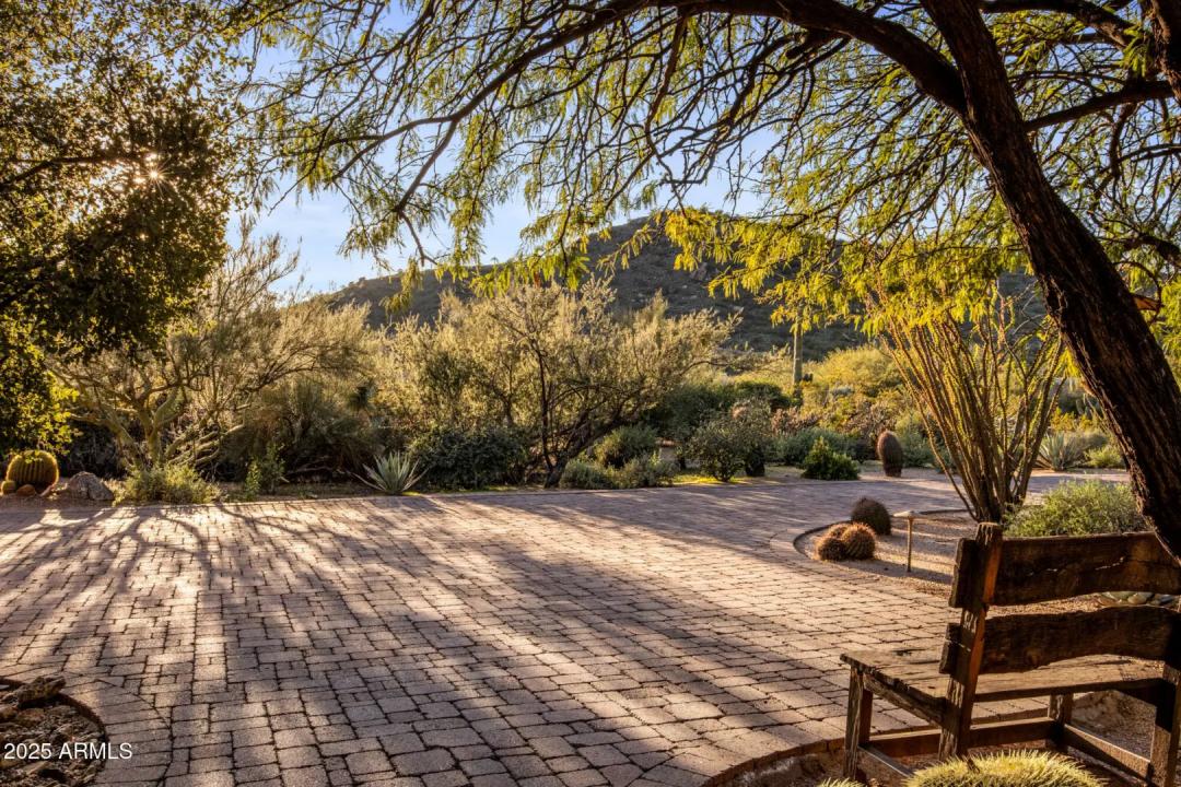 Real Estate Picture 5