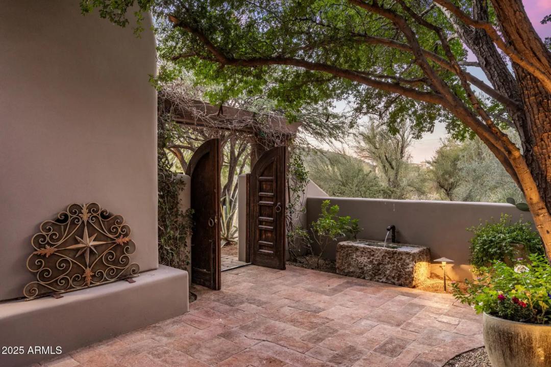 Real Estate Picture 10