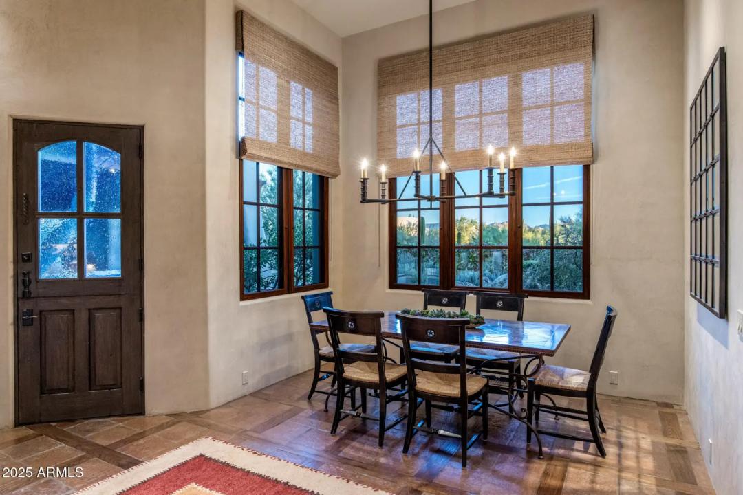 Real Estate Picture 12