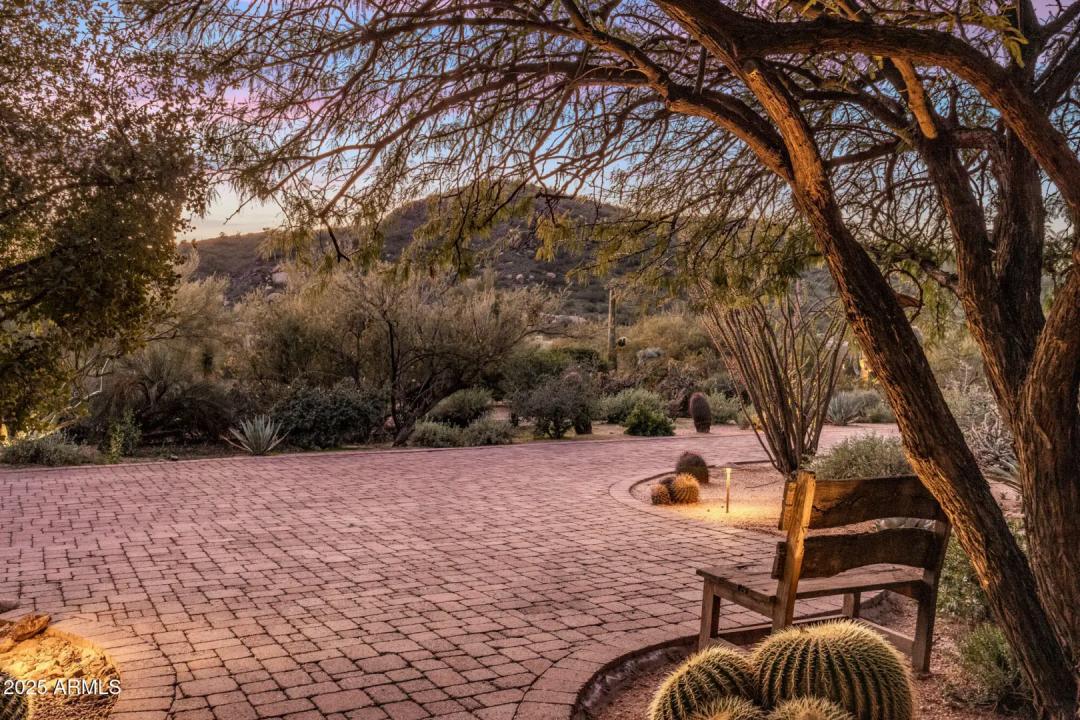 Real Estate Picture 17