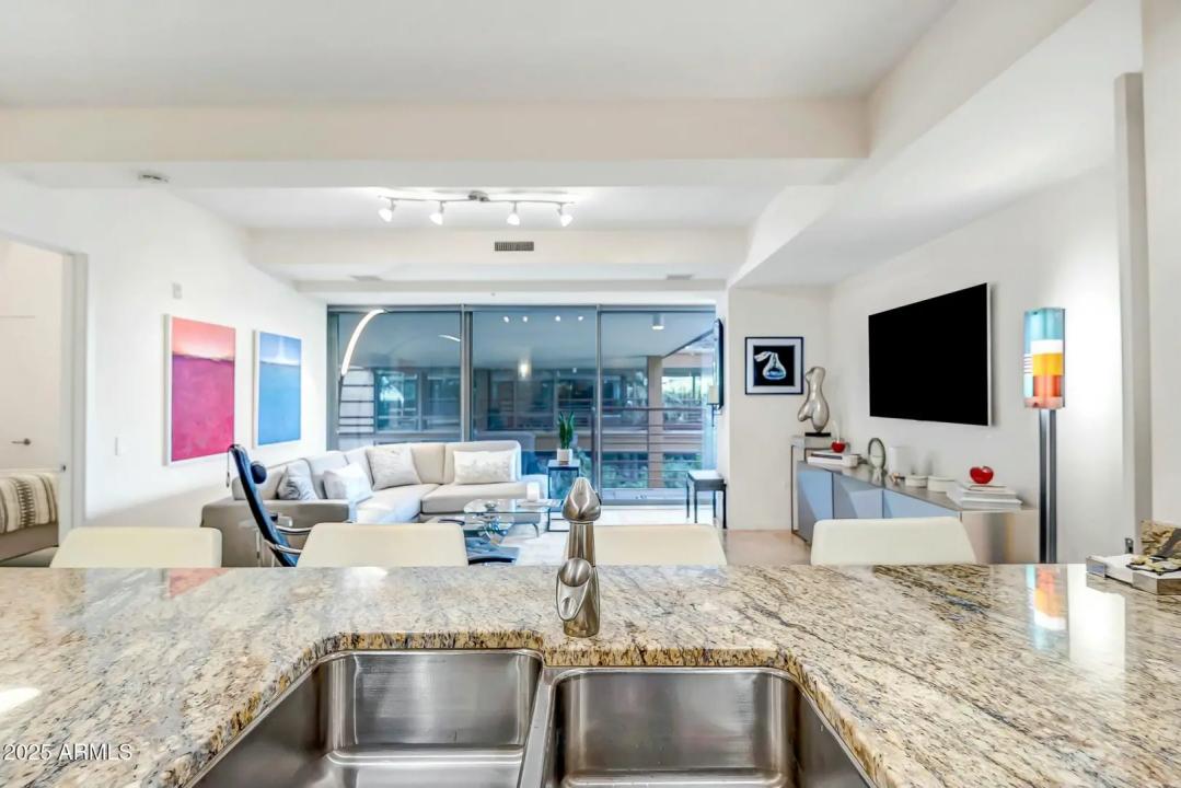 Real Estate Picture 4