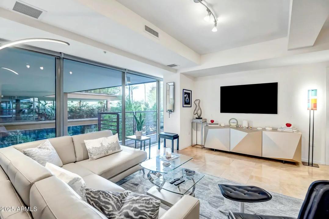 Real Estate Picture 6