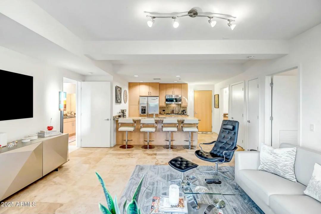 Real Estate Picture 9