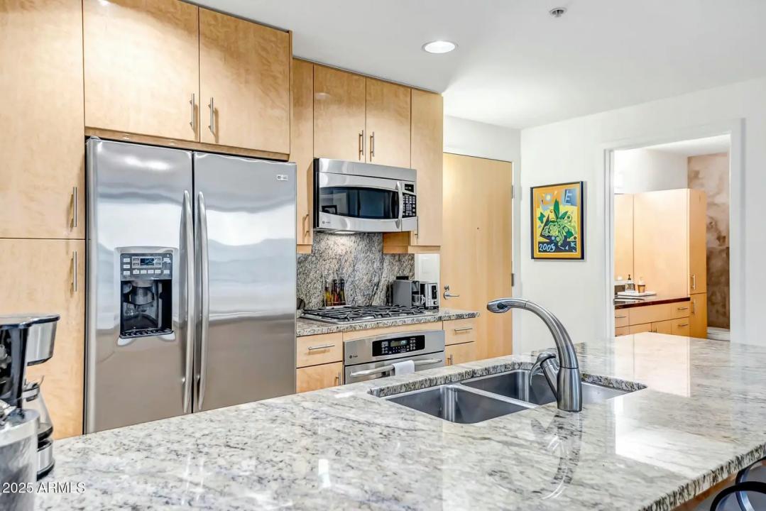 Real Estate Picture 12