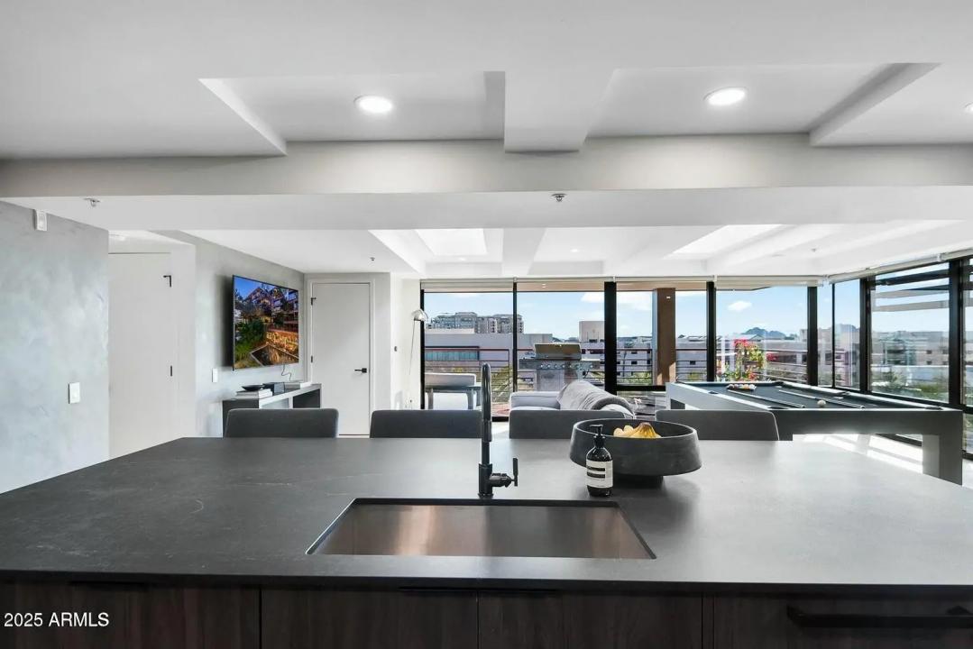 Real Estate Picture 9