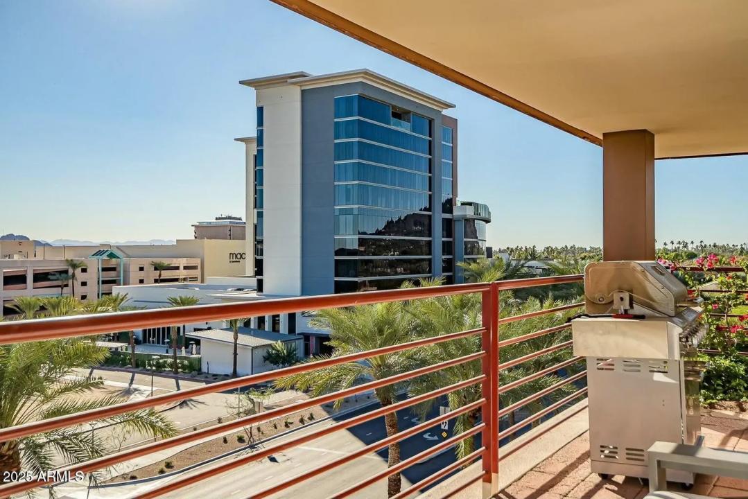 Real Estate Picture 16