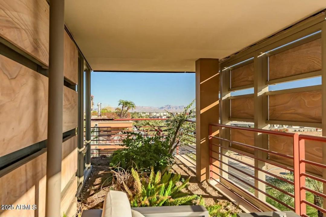 Real Estate Picture 17