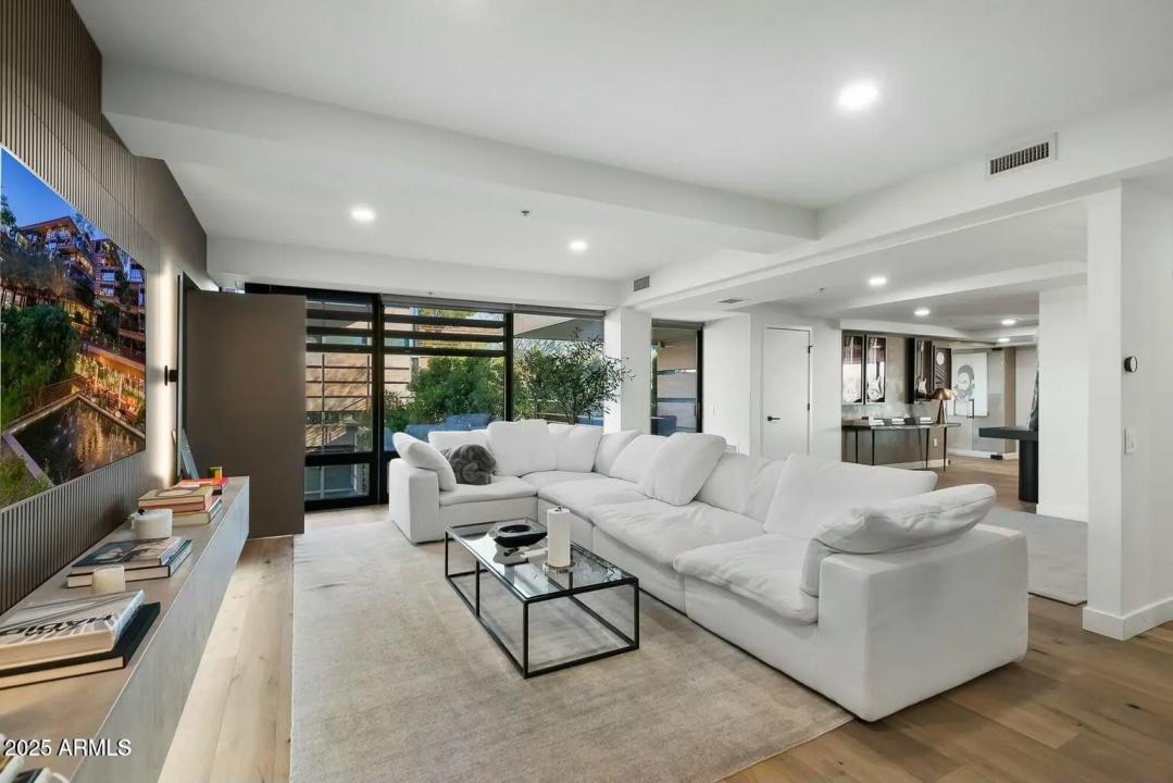 Real Estate Picture 20