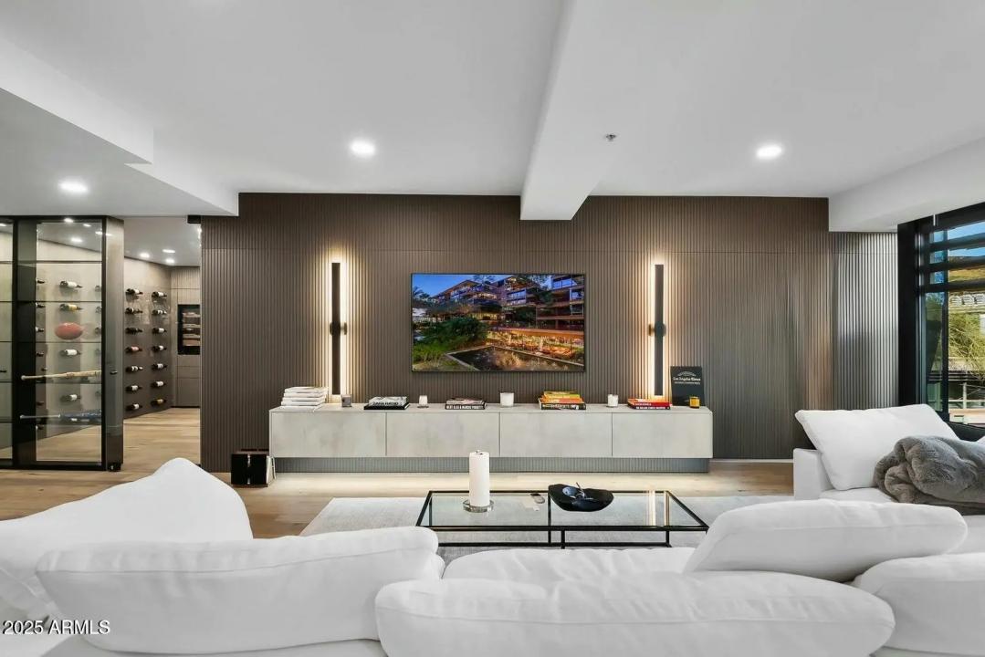 Real Estate Picture 22