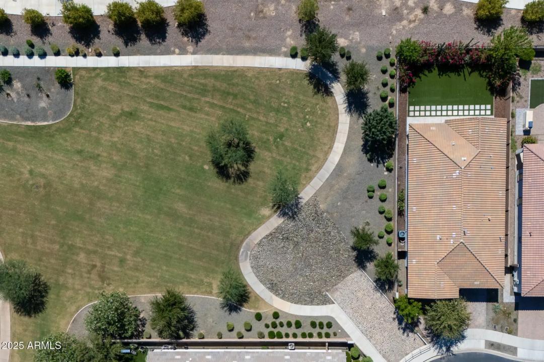 Real Estate Picture 2