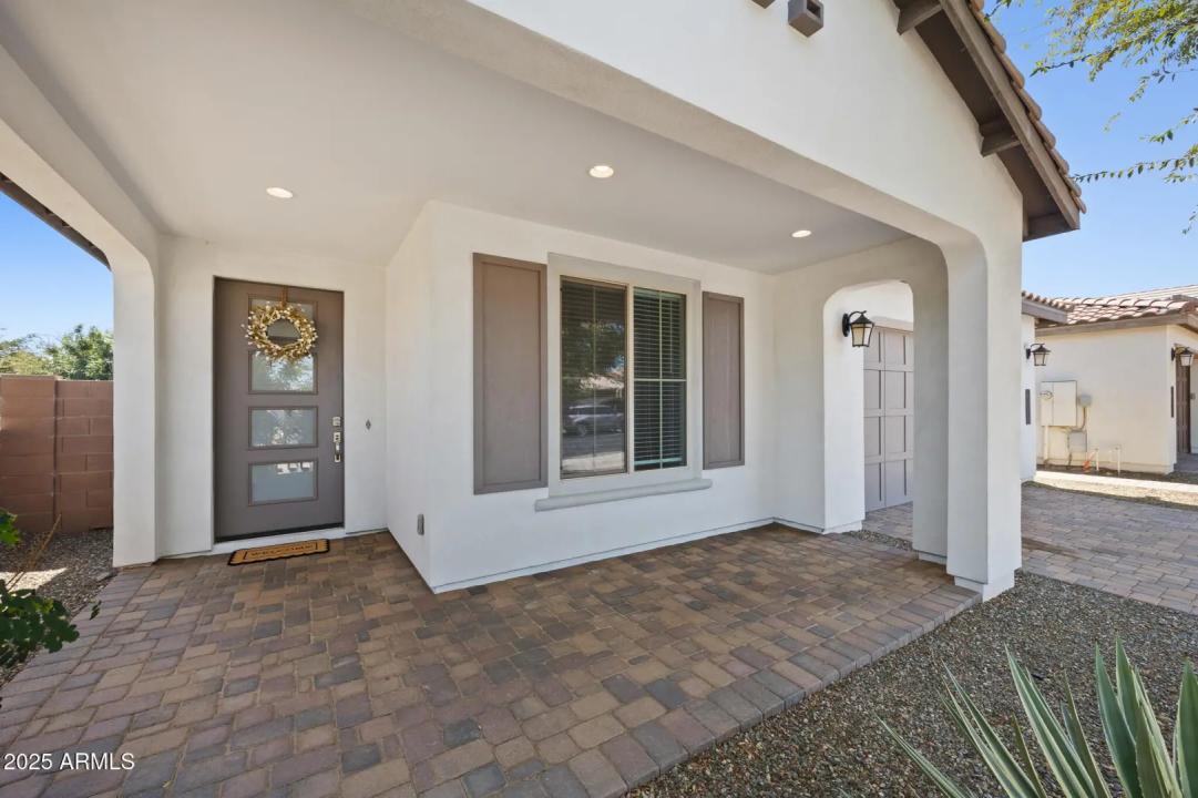 Real Estate Picture 6