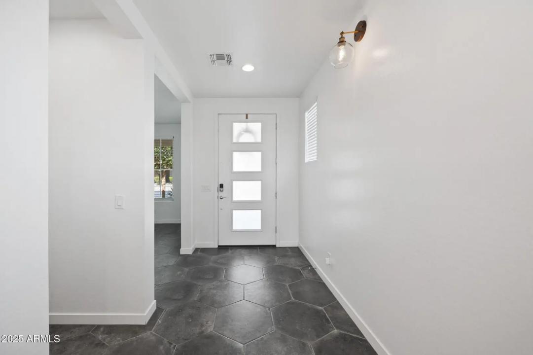 Real Estate Picture 8