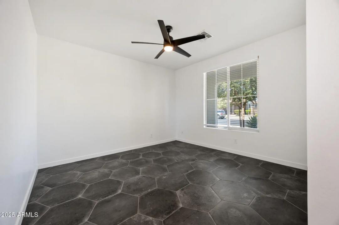 Real Estate Picture 10