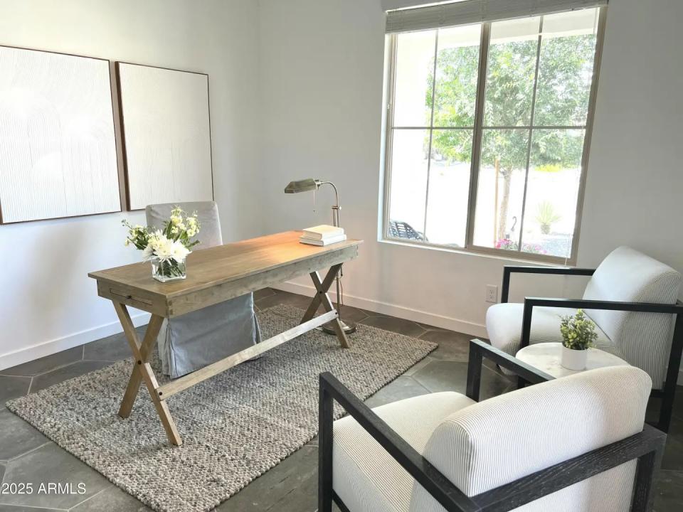 Real Estate Picture 11