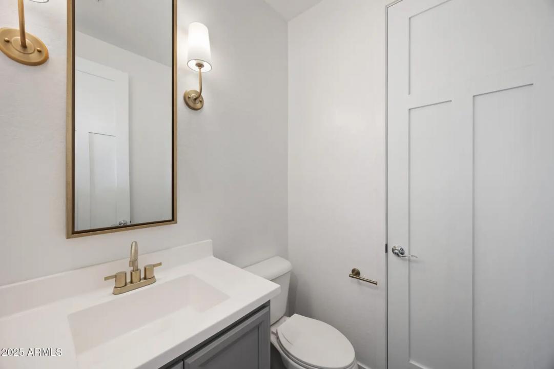 Real Estate Picture 12