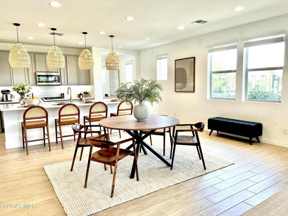 Real Estate Picture 18